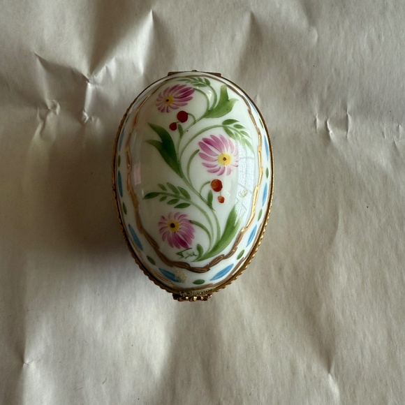 Limoges France Hand Painted Porcelain Trinket Egg Box - Picture 1 of 8